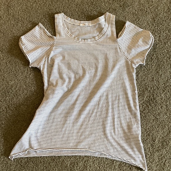 EUC LAmade striped  cold shoulder top. - Picture 4 of 4